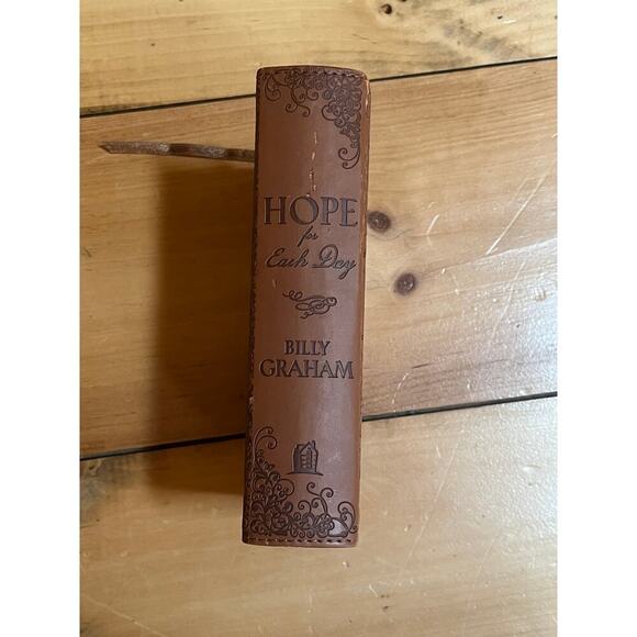 Billy Graham Bible. Hope for each Day Morning & Evening devotions. Beautiful! - Picture 2 of 4